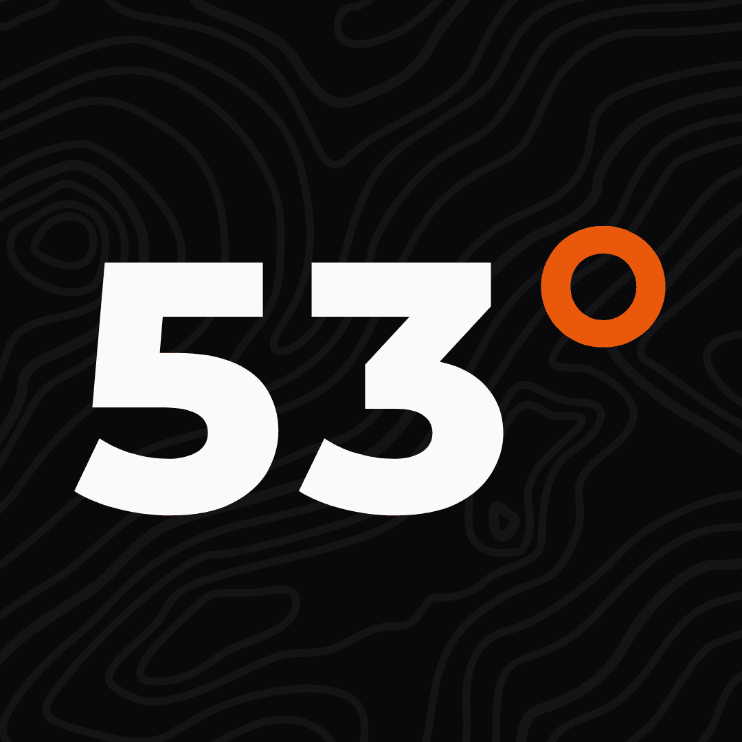 53°